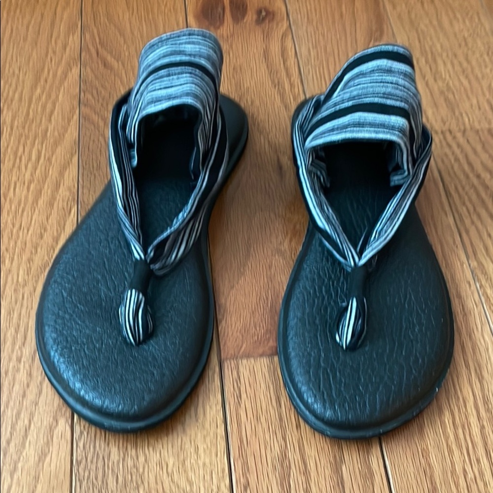 Sanuk Yoga Mat Sandals, Black and White Striped, Size 8